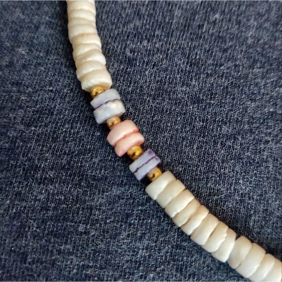 Vintage 1970s Puka Shell Beaded Necklace - Picture 4 of 6